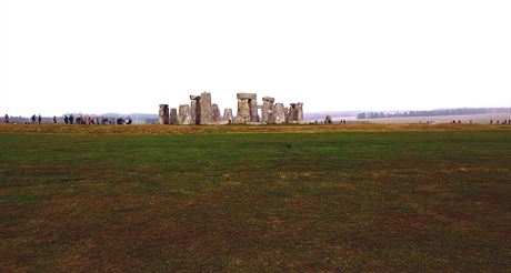 Stonehenge pitahuje turisty z celho svta