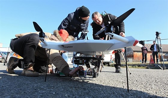 Bezpilotní dron pomáhá získávat údaje o tepelné ztrát budovy.