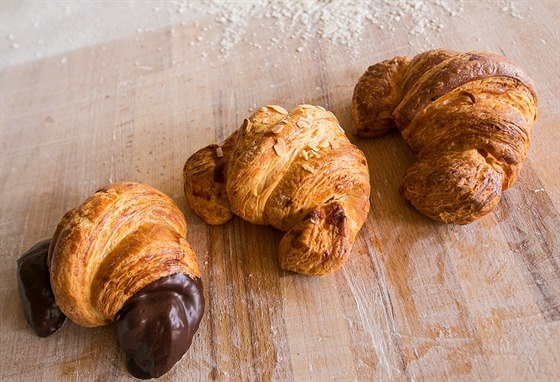 Croissanty mete také namoit v okolád nebo posypat mandlemi