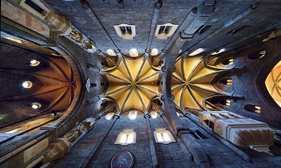 Klenba baziliky sv. Prokopa pipomíná gotické katedrály jiní Francie