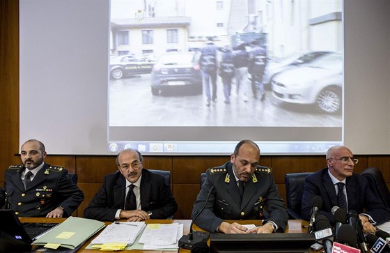 ZADREN. Italská policie se chlubí zatením Giampietra Manentiho. Majitel...