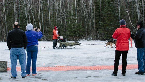 Steve Watkins na startu závodu psích speení Iditarod