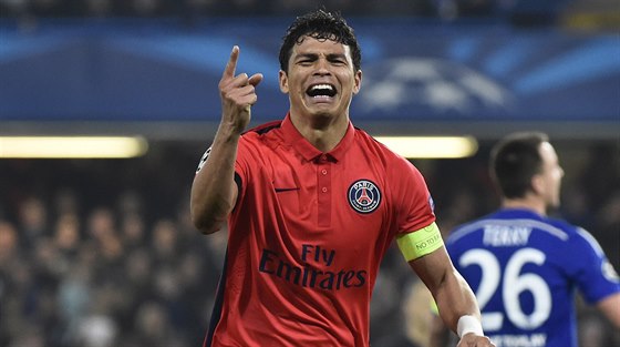 TAKHLE CHUTNÁ VÍTZNÝ GÓL. Thiago Silva z PSG se raduje z trefy, která...