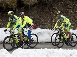 Pt etapa na Tirreno-Adriatico a snh na silnici.