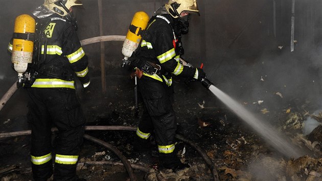 V budov bvalho skladu v Maleick ulici uhoeli dva bezdomovci (12.3.2015)