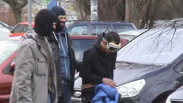 Kriminalist v praskm Radotn dopadli mezinrodn hledanho Bulhara, kter ml ve sv vlasti na svdom ti brutln vrady (12.3.2015)
