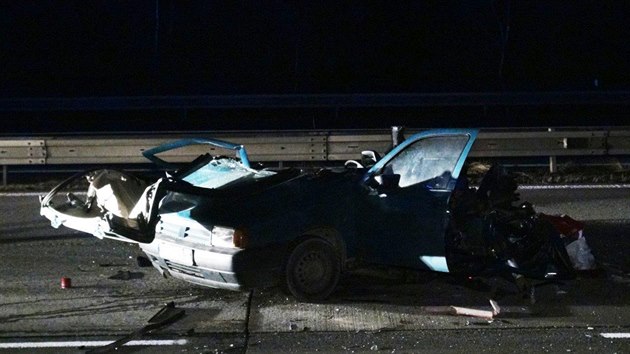 Tragick dopravn nehoda na 50. kilometru dlnice D1, kdy kamion narazil do odstavenho auta (19.3.2015)