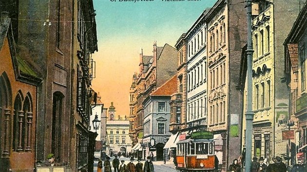 Centrem msta jezdily na potku 20. stolet i tramvaje.