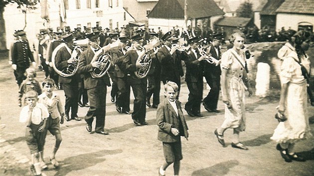 Jeniovsk oslavy v roce 1933 k 50. vro zaloen mstnho hasiskho spolku.