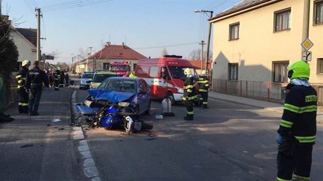 Odstraovn dopravn nehody uzavelo silnici mezi Tnitm a Borohrdkem.