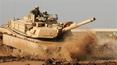 Tank Abrams bhem cviení v Iráku
