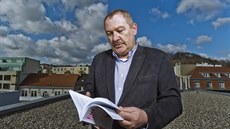 Docent Jan Urban je autorem publikace Ekonomie bez mýtů a iluzí s podtitulem Co... Docent Jan Urban je autorem publikace Ekonomie bez mýtů a iluzí s podtitulem Co...