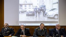 ZADRŽEN. Italská policie se chlubí zatčením Giampietra Manentiho. Majitel... ZADRŽEN. Italská policie se chlubí zatčením Giampietra Manentiho. Majitel...