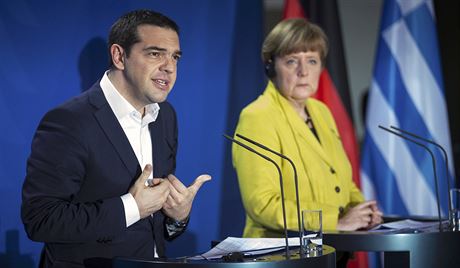 Alexis Tsipras a Angela Merkelová na tiskové konferenci po jednání v Berlín.