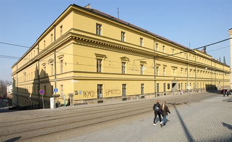 Budova bývalých Hanáckých kasáren na námstí Republiky v Olomouci. Díve byla...