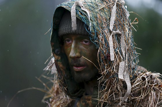 Cviení polské paramilitární jednotky Strzelec. (24. bezna 2015)