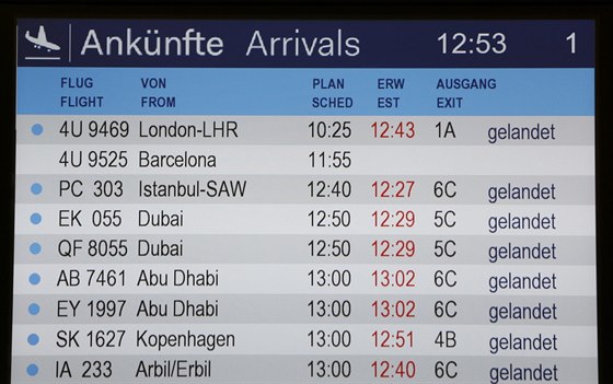 Let spolenosti Germanwings ml v Düsseldorfu pistát v 11:55. (24. bezna 2015)