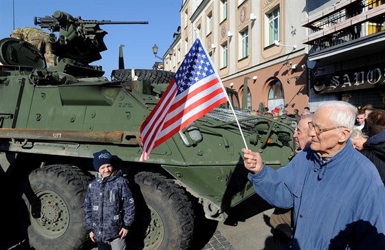 Konvoj americké armády bhem cesty Dragoon Ride v polském Bialystoku (23....