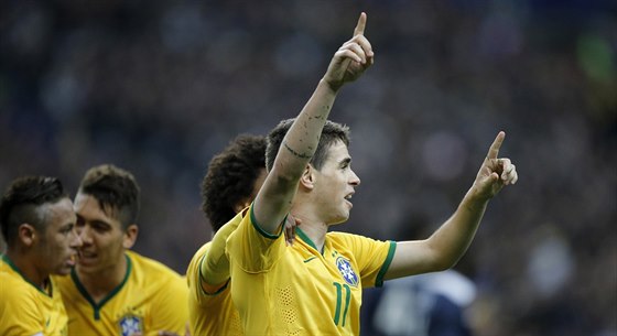 Oscar slaví brazilský gól.