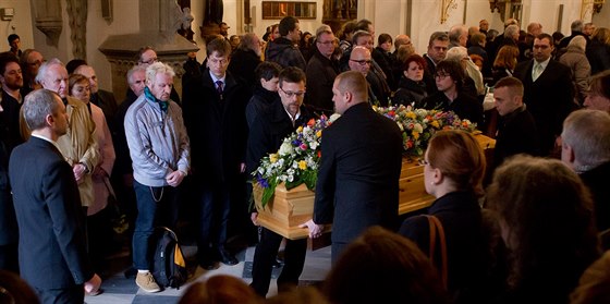 Poslední rozlouení s Josefem Kroftou zcela zaplnilo hradeckou katedrálu.