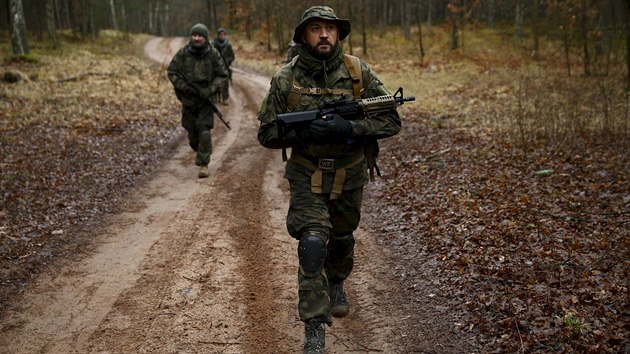 Manaer Robert Przybyl se do jednotky pidal po pdu MH17. (24. bezna 2015)