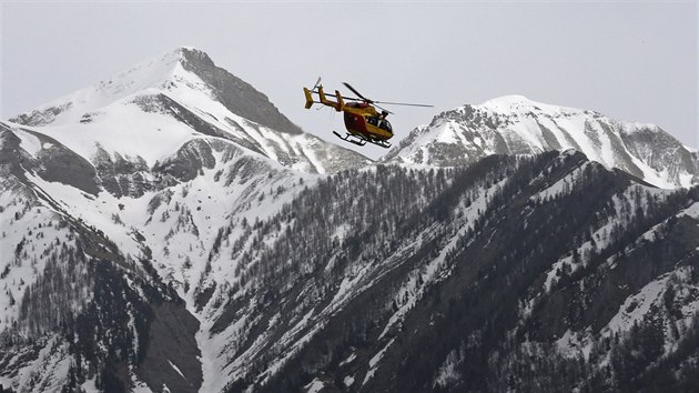 Francouztí záchranái pátrají po troskách zíceného airbusu (24. bezna 2015)