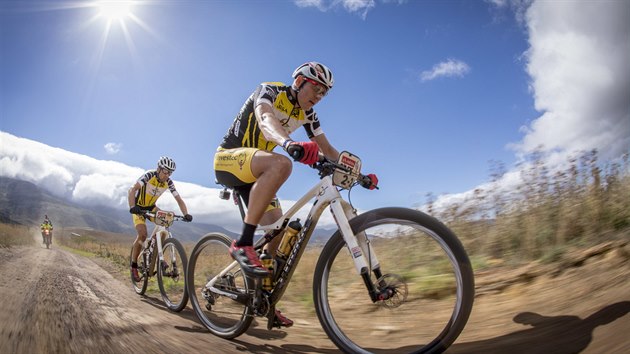 Sauser-Kulhav, vtzn duo etapovho zvodu horskch kol Cape Epic