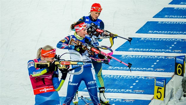 Veronika Vtkov (uprosted) na stelnici v Chanty Mansijsku.