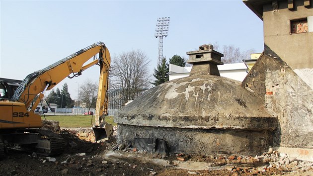 Vodojem stoj na dohled od fotbalovho stadionu Dynama.