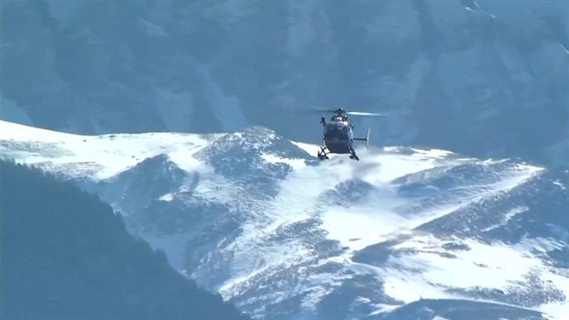 Policejní vrtulník pokrauje v operaci po pádu letadla na jihu francouzských...