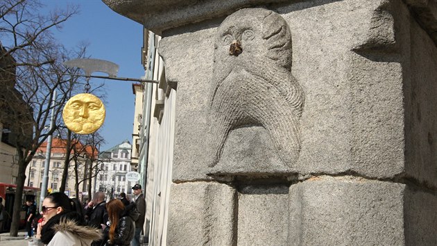 Hlavu Brade mohou lid vidt u Sklpku na nmst v Jihlav. Zejm upomn na popravu he Barrabe z roku 1548.