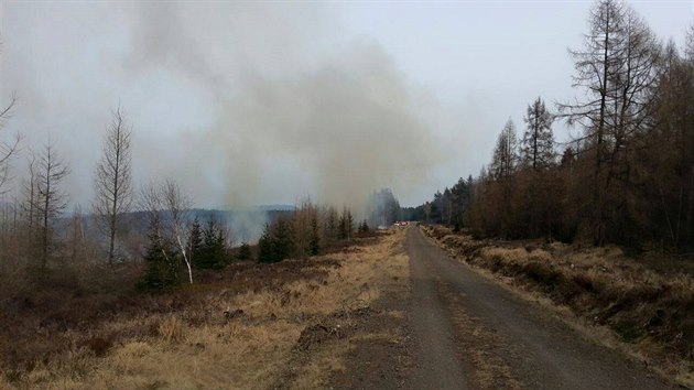 U pozorovatelny dopadov plochy v Brdech vypukl ve stedu por. Na mst likviduje plameny dvacet hasiskch voz. Ve 13:45 byl vyhlen 3. poplachov stupe.