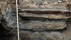 Archeologický průzkum odhalil pod cihlovou stokou z 19. století středověkou... Archeologický průzkum odhalil pod cihlovou stokou z 19. století středověkou...