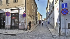 Jednou z jihlavských ulic, odkud by měly zmizet značky, je ulice Lazebnická. Jednou z jihlavských ulic, odkud by měly zmizet značky, je ulice Lazebnická.