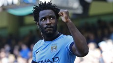 PRVNÍ TREFA ZA CITY. Wilfried Bony oslavuje svj gól do sít West Bromwiche...