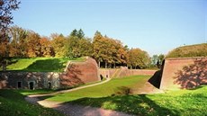 Dochovaná ást hradebních zdí pevnosti Josefov.