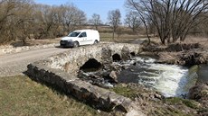 Historický most U Lutriána ve Věžnici patří k nejstarším mostům v českých... Historický most U Lutriána ve Věžnici patří k nejstarším mostům v českých...