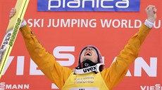 Severin Freund jásá v Planici po triumfu v celkovém pořadí Světového poháru. Severin Freund jásá v Planici po triumfu v celkovém pořadí Světového poháru.