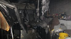 Exploze a následný požár kuchyni zcela zničily. Exploze a následný požár kuchyni zcela zničily.