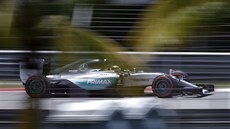 Lewis Hamilton v kvalifikaci na Velkou cenu Malajsie
