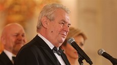 Prezident Miloš Zeman na svém plese varoval před tombolou (20. března 2015). Prezident Miloš Zeman na svém plese varoval před tombolou (20. března 2015).