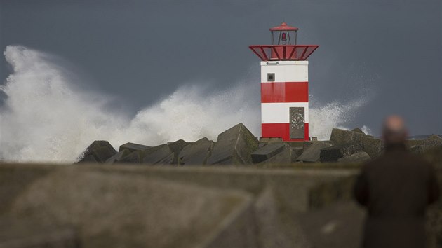 Siln vtr zashl tak Nizozemsko, kde mstn meteorologov vydali varovn pedevm pro severn provincie a oblasti na moskm pobe (31. bezna 2015).