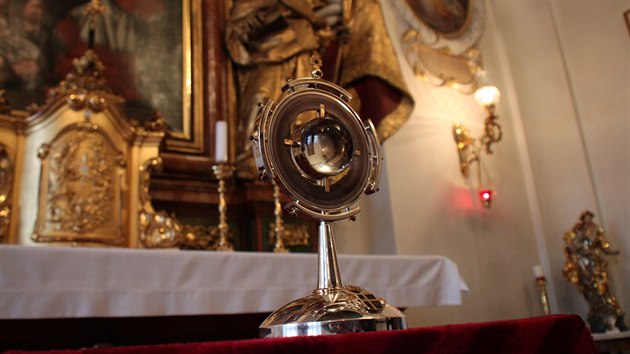 Relikvi s ostatky svatho papee Jana Pavla II. v Hradci Krlov (30.3.2015).