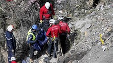 Záchranné týmy pátrají po obtech pádu airbusu Germanwings na jihu Francie (29....