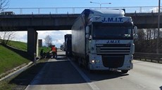 Nehoda tí kamion zablokovala Praský okruh (30.3.2015)