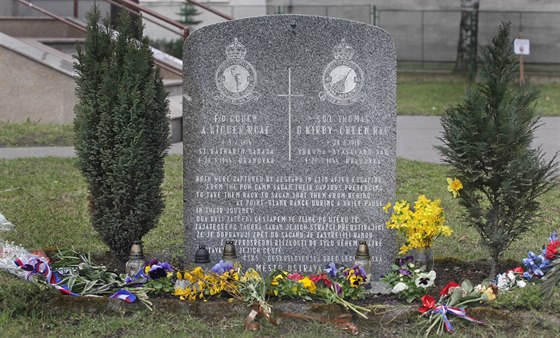Pomník popravených britských pilot v Ostrav-Hrabvce.
