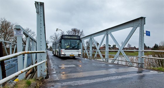 Stane se svinarský most v Hradci Králové, pojmenovaný po místním rodákovi...