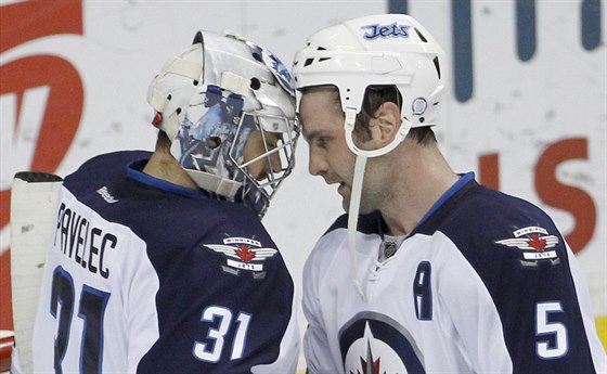 eský branká Ondej Pavelec nepustil do branky Winnipegu ani jeden puk,...