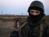 Rusov v Donbasu v poslednch dnech mn taktiku, msto boj cvi separatisty....