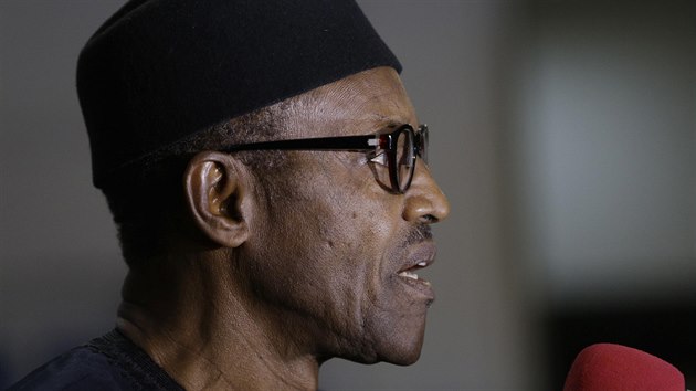 Nigrie oslavuje nov zvolenho prezidenta. Stal se jm 72let Muhammadu Buhari (1. dubna 2015)